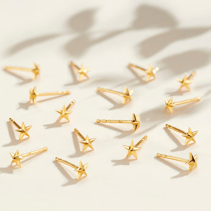 MINI 3D STAR STUD EARRINGS IN GOLD VERMEIL